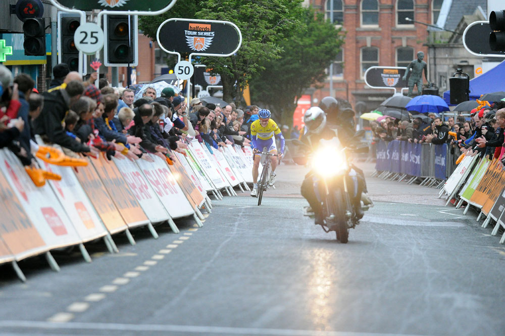 Sulzberger attacks, Tour Series 2012, Stoke-on-Trent