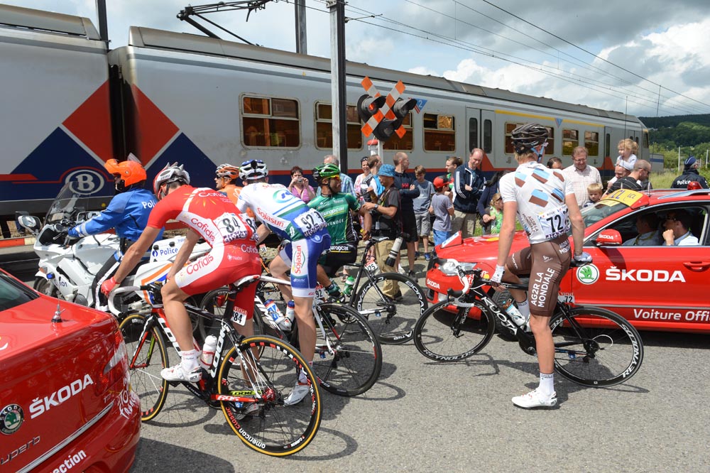 Railway crossing, Tour de France 2012, stage one