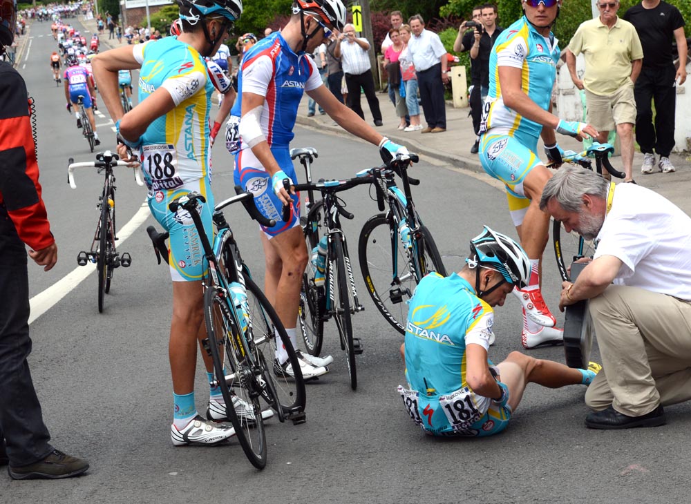 Janez Brajkovic crashes, Tour de France 2012, stage three