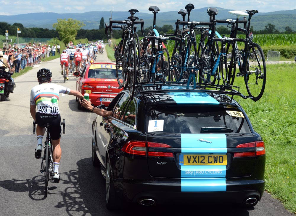 Mark Cavendish on team duty, Tour de France 2012, stage 10