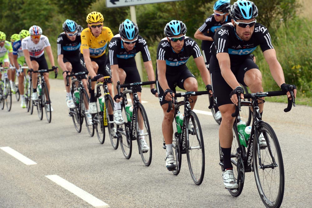 Bernhard Eisel chases, Tour de France 2012, stage 14