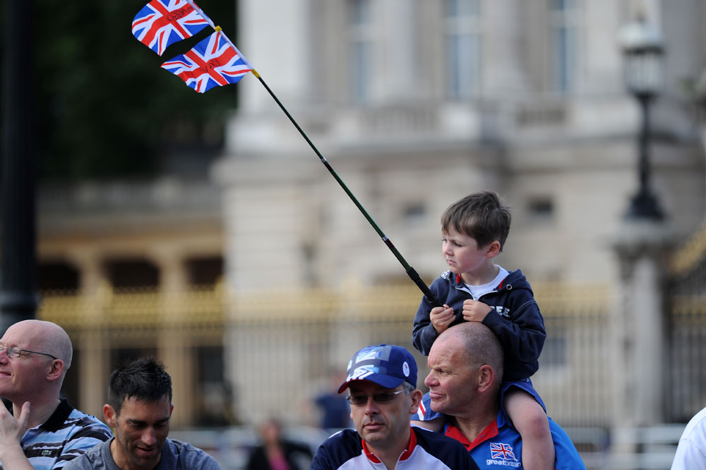 Buckingham Palace crowd, London 2012 Olympic men's road race