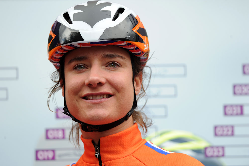 Marianne Vos sign on, London 2012 Olympics, women's road race