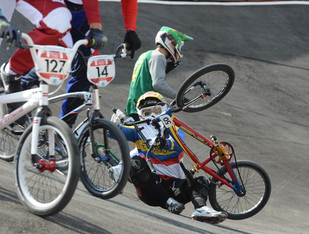 Emilio Falla crashes, London 2012 Olympic Games, BMX quarter finals