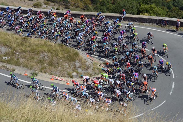 Vuelta peloton 2012 hairpin bend stage 4 vuelta, stage four, 4, froome, contador, valverde, rodriguez, sky, saxo, katusha