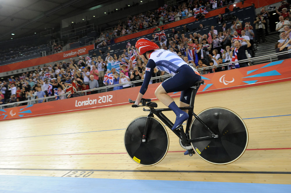 Sarah Storey wins individual pursuit, London 2012 Paralympic Games, track day one afternoon