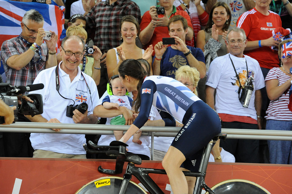 Sarah Storey celebrates, London 2012 Paralympic Games, track day three afternoon