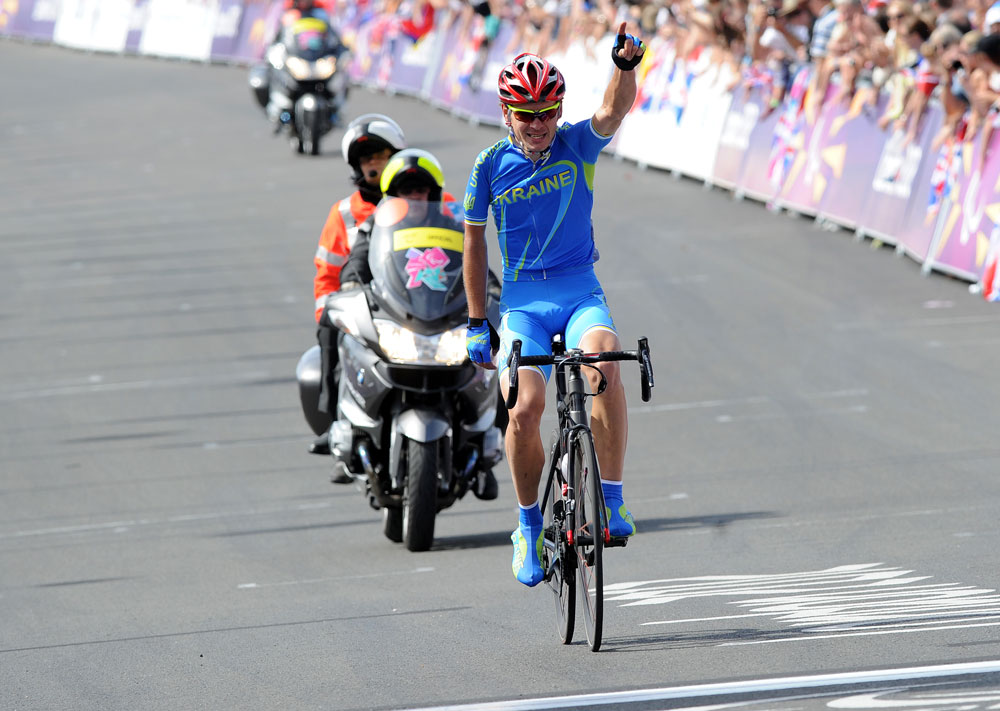 Yegor Dementyev wins, London 2012 Paralympic Games, road cycling day two