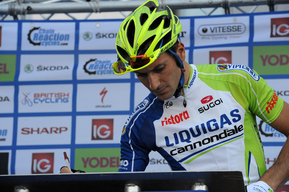 Ivan Basso signs on, Tour of Britain 2012, stage one