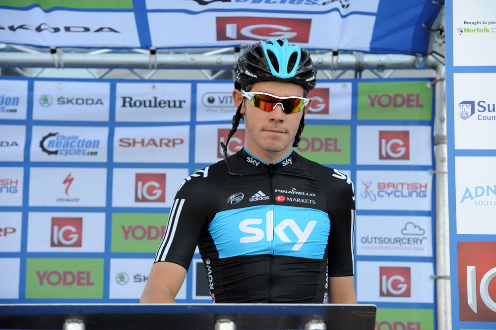 Luke Rowe signs on, Tour of Britain 2012, stage one