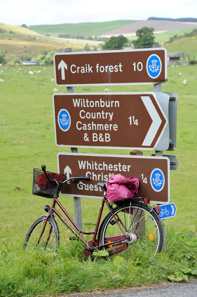 Signs, Tour of Britain 2012, stage three