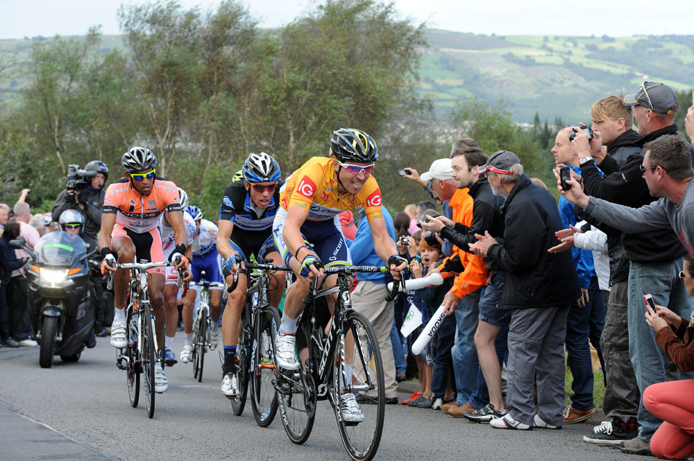 Leigh Howard battles on, Tour of Britain 2012, stage six