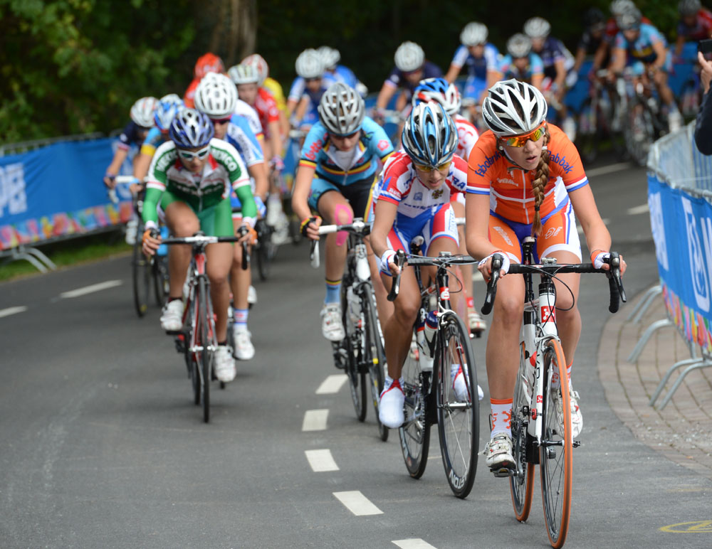 worlds12-junior-women-rr-Netherlands leads.jpg Netherlands leads, Junior women road race, Road World Championships 2012