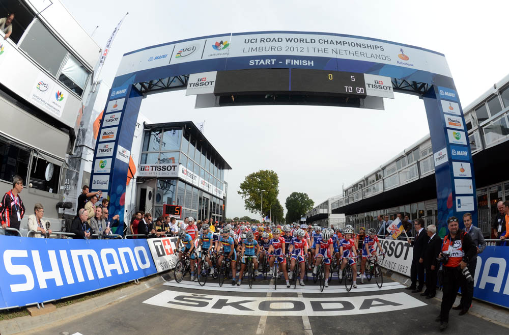 Start line, Junior women road race, Road World Championships 2012