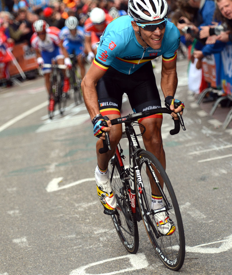 worlds12-men-rr-gilbert attacks.jpg Philippe Gilbert attacks, Men's road race, Road World Championships 2012