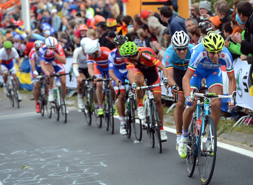 Vincenzo Niabli attacks. Men's road race, Road World Championships 2012