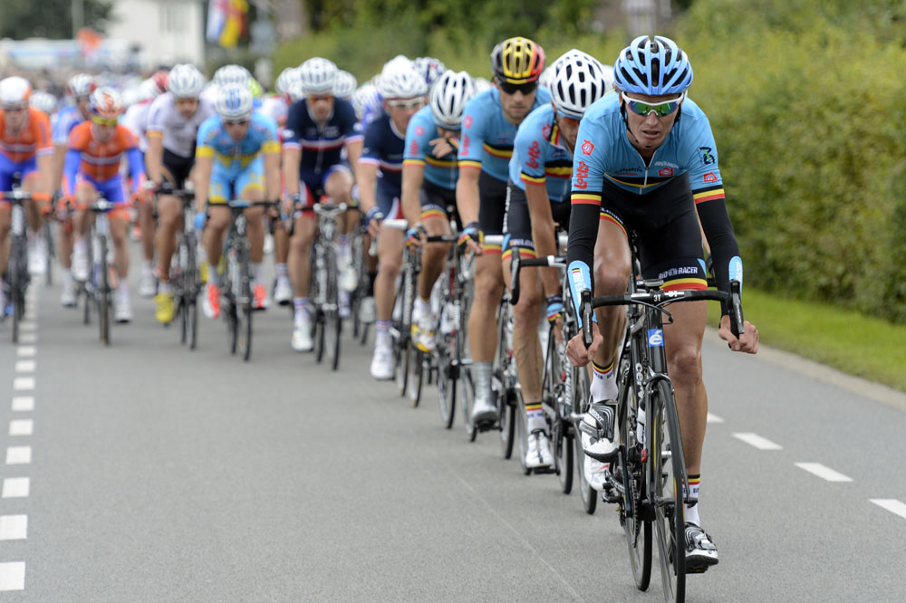Johan Van Summeren chases. Men's road race, Road World Championships 2012