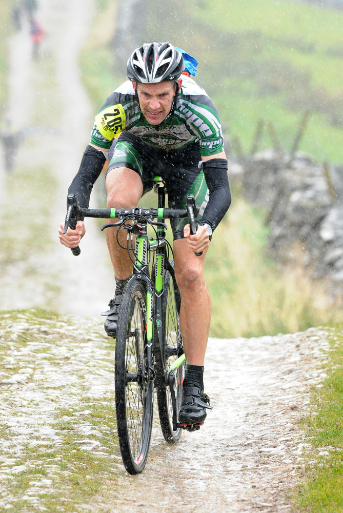 Rob Jebb descends, Three Peaks cyclo-cross 2012