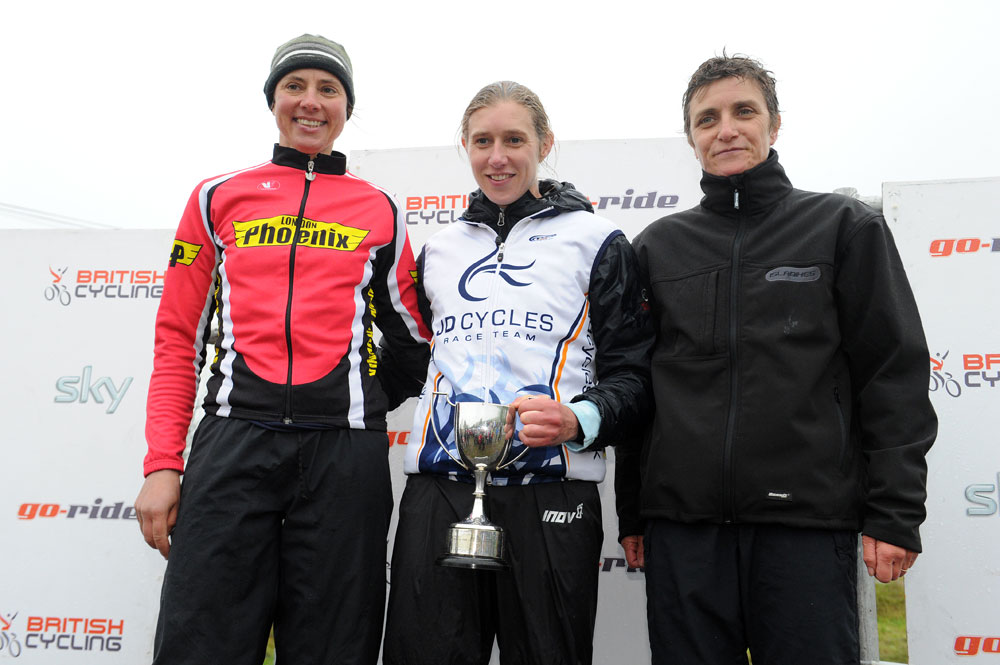 Victoria Wilkinson tops women's podium, Three Peaks cyclo-cross 2012
