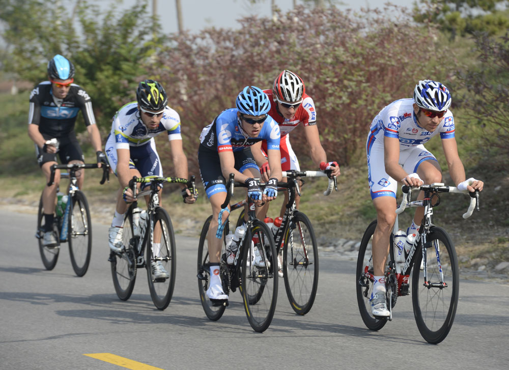 Roy and Howes in escape, Tour of Beijing 2012, stage four