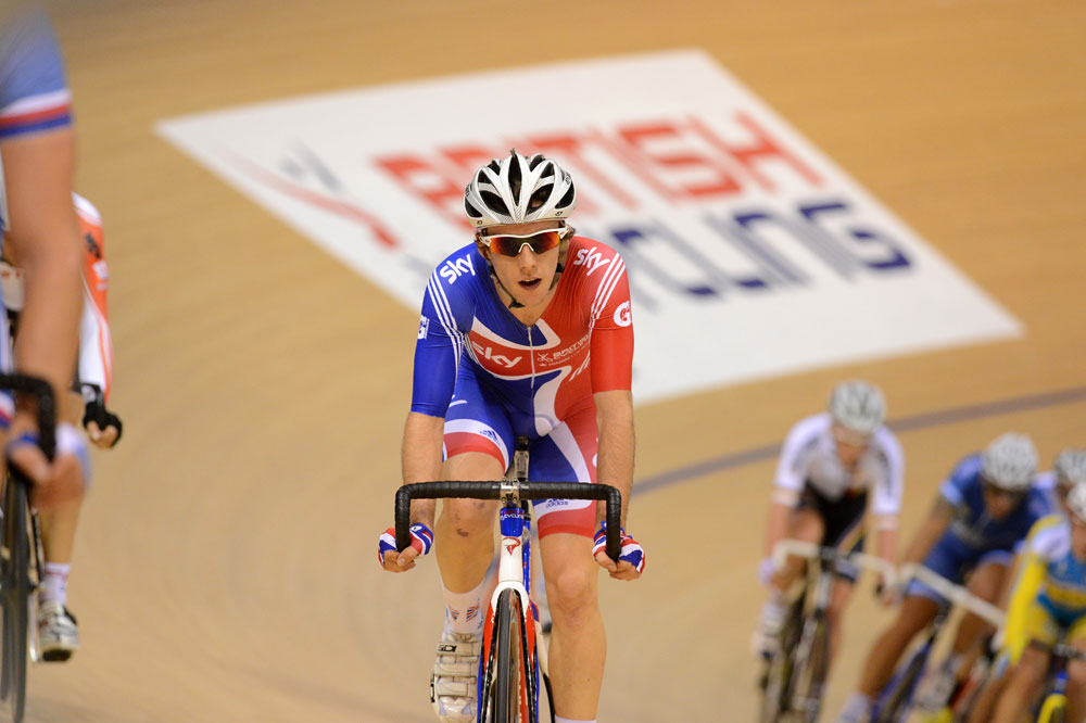 Yates in scratch race, Track World Cup, Glasgow 2012, day one