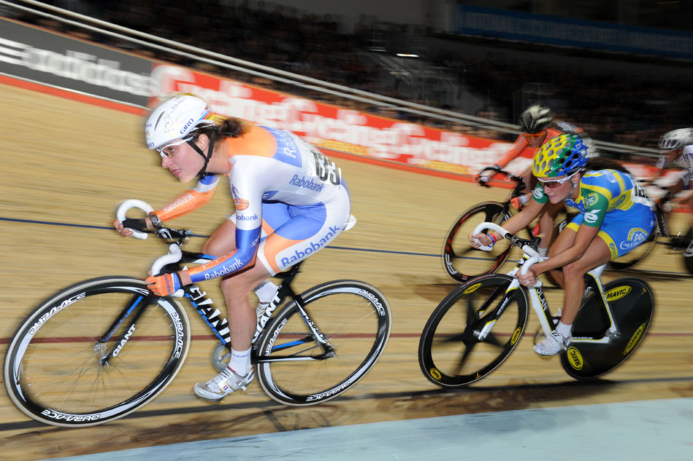Marianne Vos and Lizzie Armitstead, Revolution, series 10, round 2