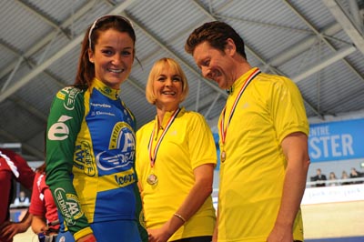Lizzie Armitstead presents the medals, BBC Breakfast Challenge 2012