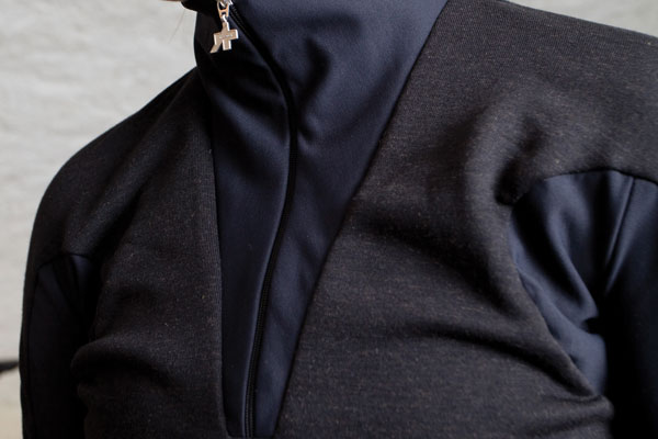 Assos-Early-Winter-Interactive-Body-Insulator