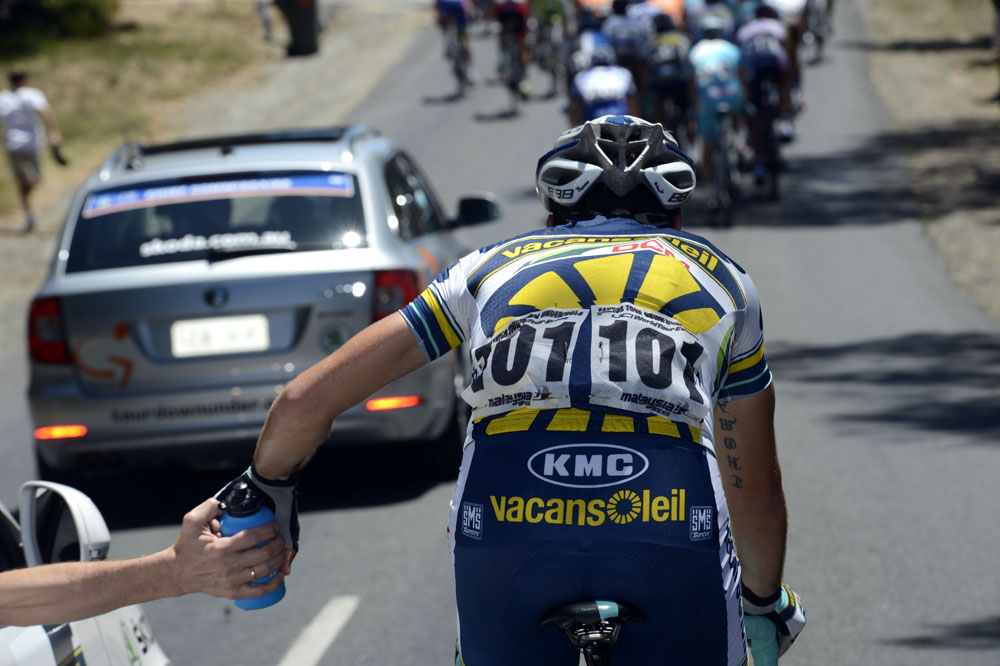 Collecting water, Tour Down Under 2013, stage one