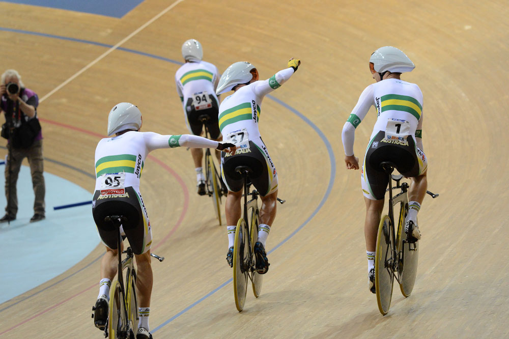 trackworlds13-d1-Aus-winners.jpg Australia win men's team pursuit, Track World Championships 2013, day one