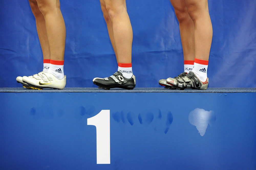 trackworlds13-d2pm-GB-TP-Podium-shoes.jpg Dani King, Laura Trott and Elinor Barker win team pursuit, Track World Championships 2013, day two, evening