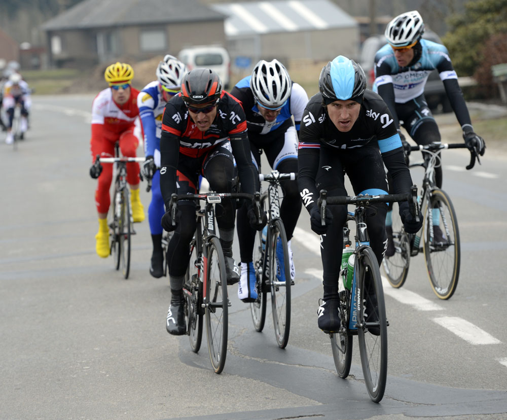Geraint Thomas chases, Omloop Het Nieuwsblad 2013