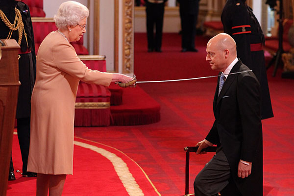 Dave Brailsford knighted dave, brailsford, knighthood, queen, buckingham, palace