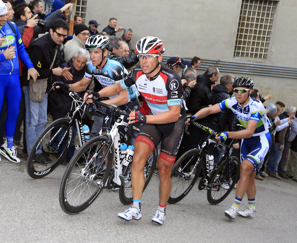 Stijn Devolder walks, Tirreno-Adriatico 2013, stage six