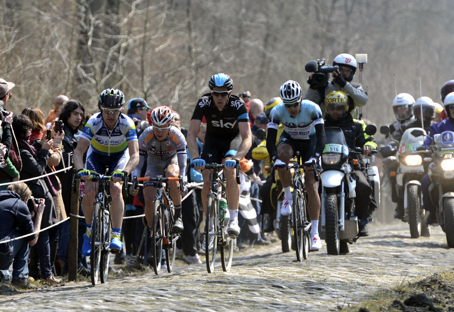 Stuart O'Grady, Arenberg escape, Paris-Roubaix 2013 Stuart O'Grady, Arenberg escape, Paris-Roubaix 2013