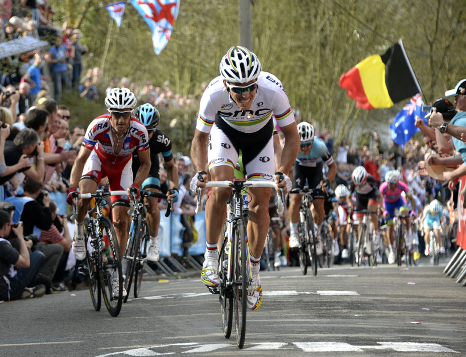 Philippe Gilbert chases Carlos Betancur, Fleche Wallonne 2013 Philippe Gilbert chases Carlos Betancur, Fleche Wallonne 2013