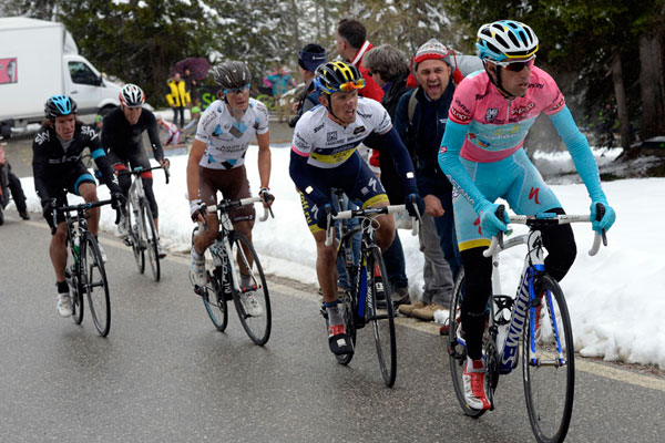 Vincenzo Nibali leads, Giro d'Italia 2013, stage 20 Vincenzo Nibali leads, Giro d'Italia 2013, stage 20