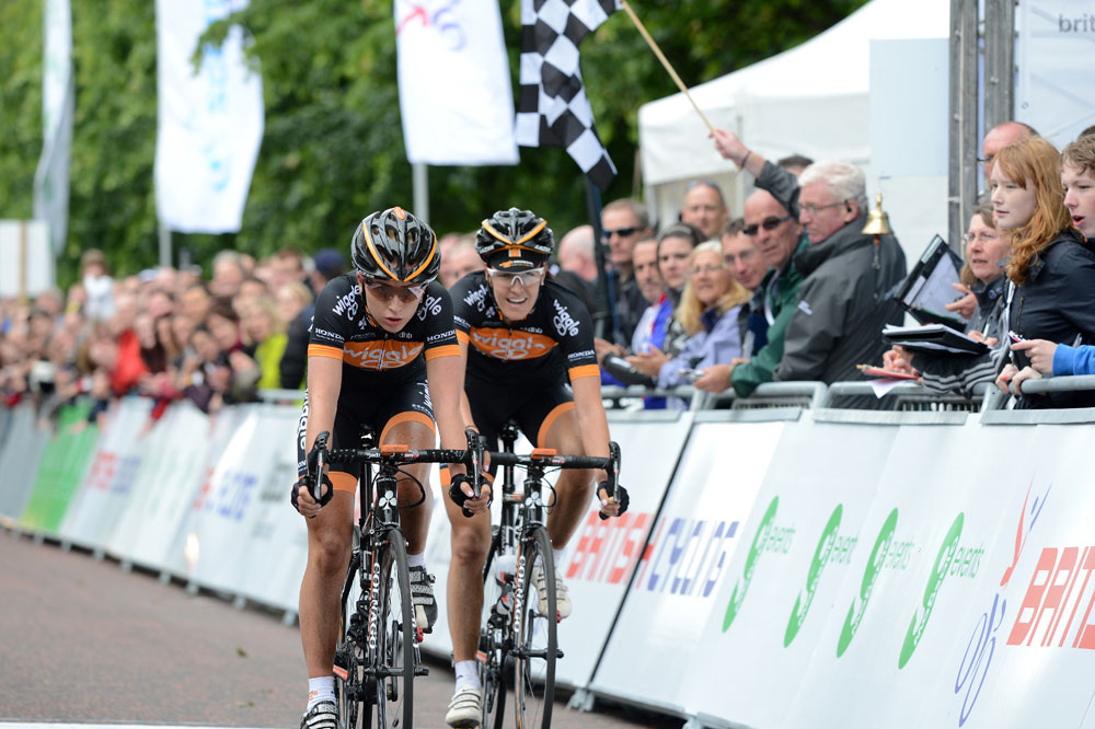 british-national-rr-2013-Trott-King-finish-2.jpg Laura Trott and Dani King at the finish, British road race national championships 2013