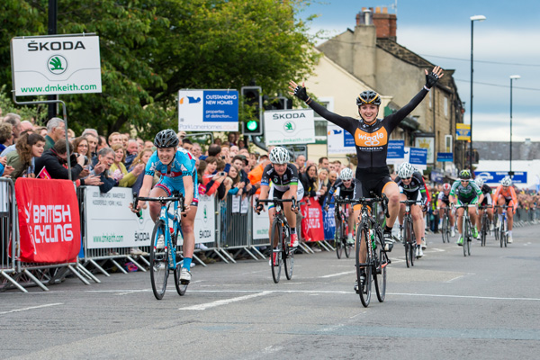 Elinor Barker wins Otley womens race otley, criterium, 2013, cycling, racing