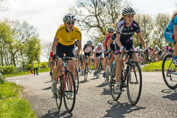 Road racing, closed roads, women, bikes Road racing, closed roads, women, bikes
