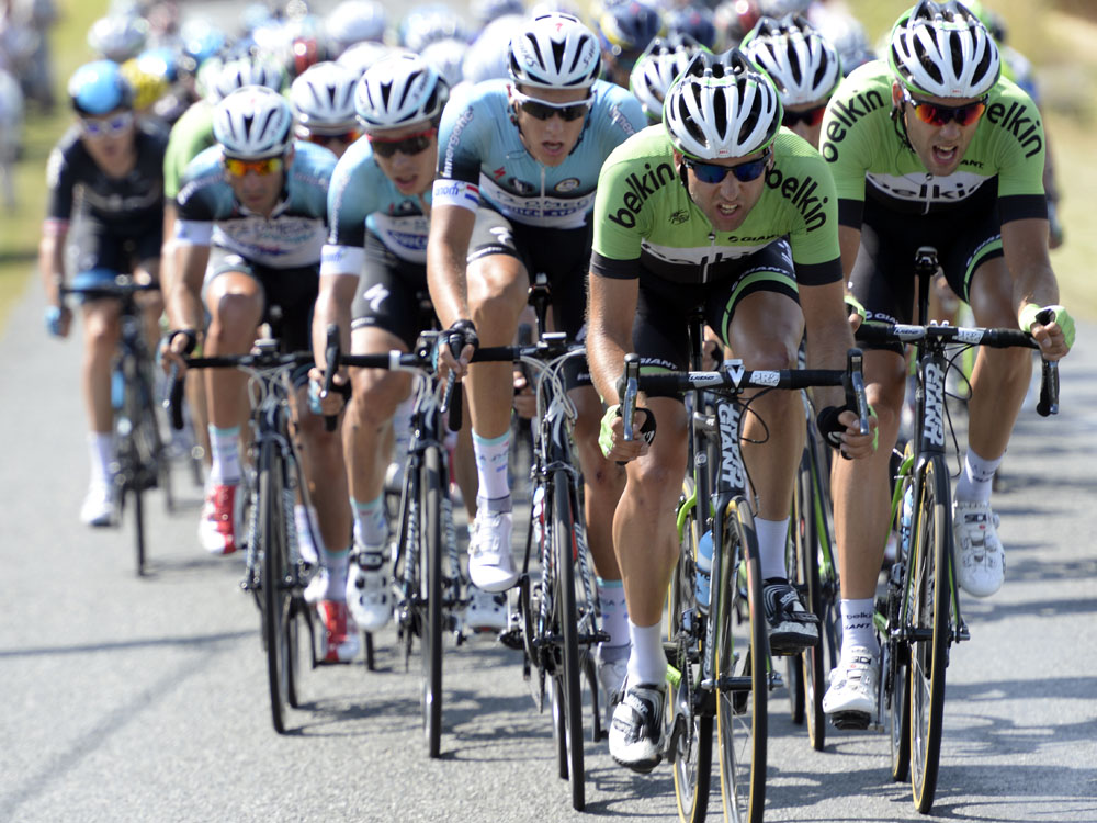 tdf-stg13-belkin-omega.jpg Belkin and Omega Pharma - Quick-Step, Tour de France 2013, stage thirteen
