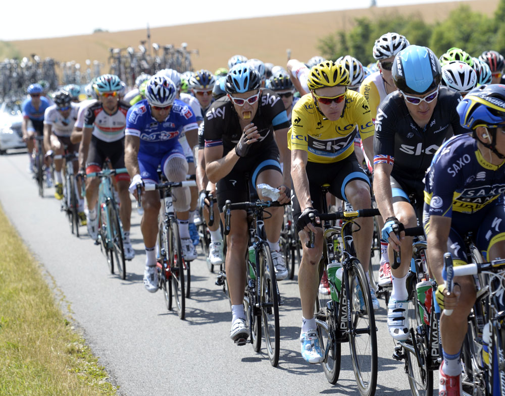 tdf-stg13-froome sky.jpg Tour leader Chris Froome and Team Sky, Tour de France 2013, stage thirteen