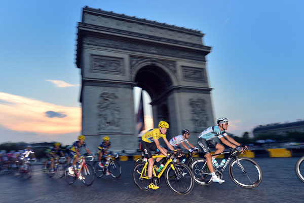 Chris Froome and Mark Cavendish ride past the Arc de Triomphe, Tour de France 2013 Chris Froome and Mark Cavendish ride past the Arc de Triomphe, Tour de France 2013