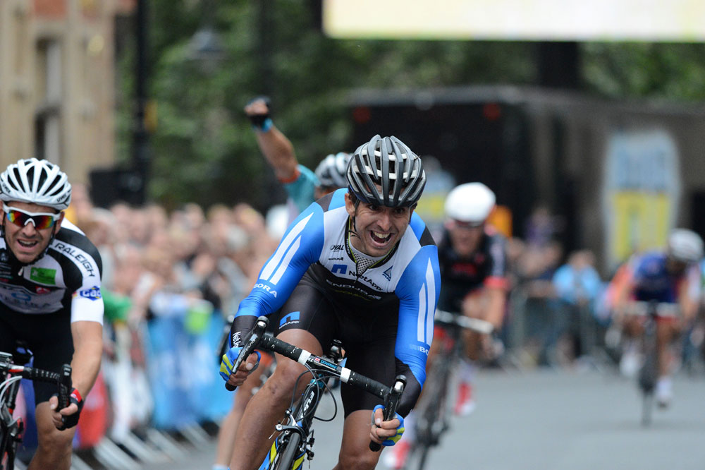 Russell Downing wins, British circuit race championships 2013 Russell Downing wins, British circuit race championships 2013