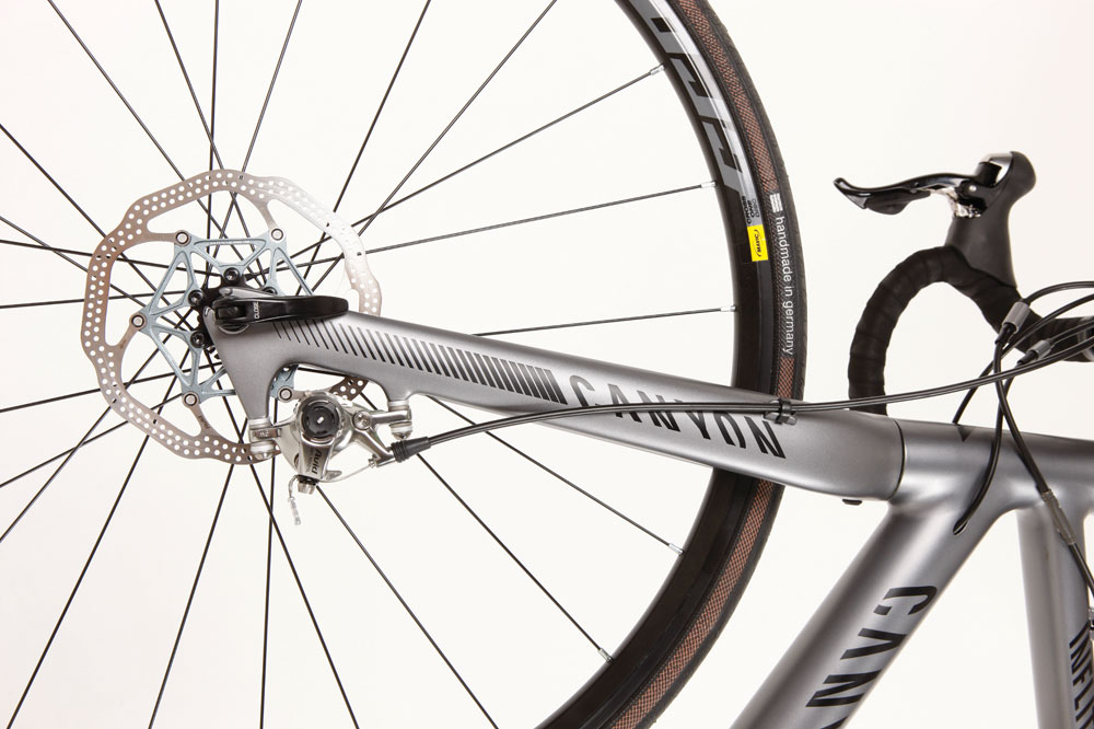 Canyon-Infinite-AL-8.0S-road-fork-and-disc